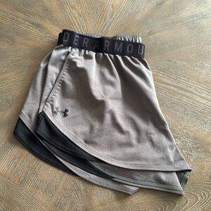 Under Armour Women’s Gray and Black Athletic Shorts Size XL